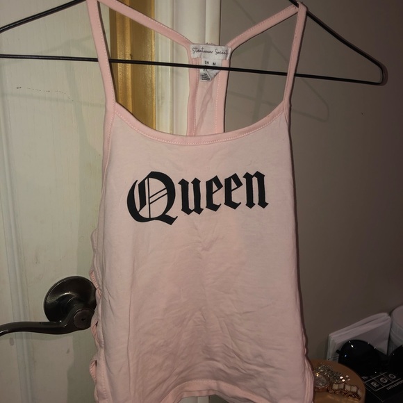 Lightly Worn Clothing - Picture 2 of 8